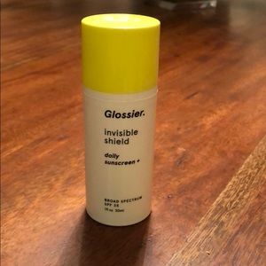Glossier invisible shield daily sunscreen
